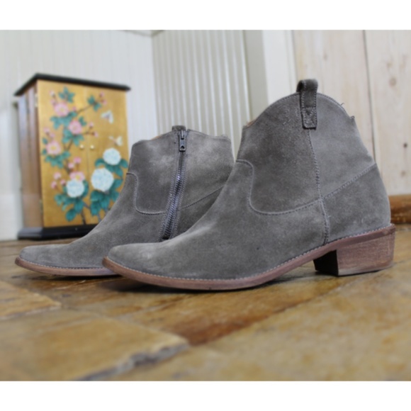 Madewell Suede Ankle Boot - Picture 4 of 4